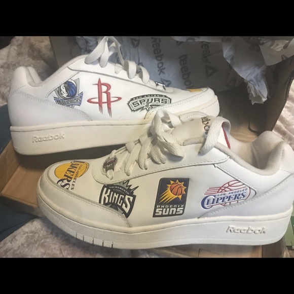 Reebok NBA  Shoes downtime low white Western  Logos sneakers Sz8 New - Picture 3 of 5